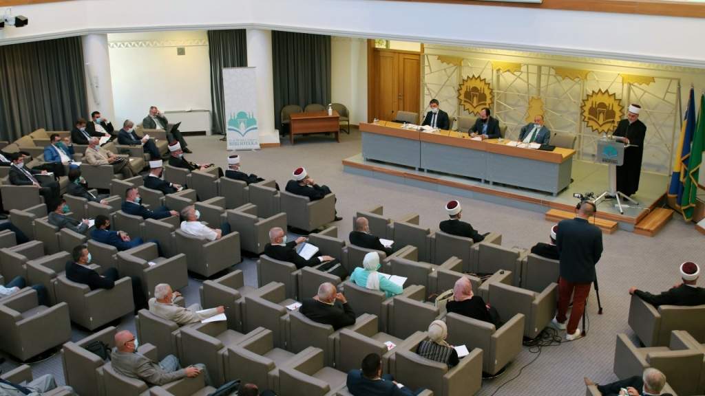 Reis Kavazović: Islamska zajednica je pokazala visoku svijest i disciplinu